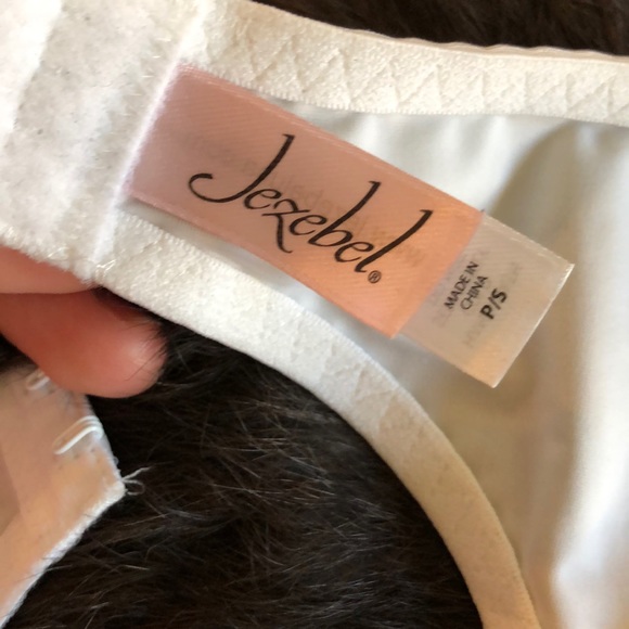 Garter belt - Picture 2 of 2